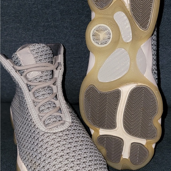 Women’s Air Jordan Future high top sneakers size 4.5 Y - Picture 2 of 3
